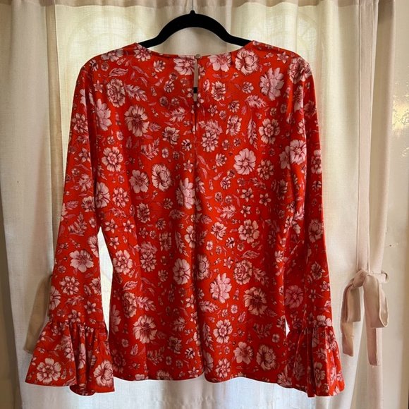 NWT Womens Medium J. Crew Floral Blouse Long Sleeve Flounce Wrist Button Back - Picture 3 of 3
